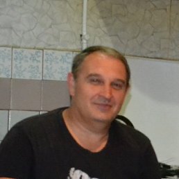 олег, 65 лет, Димитров