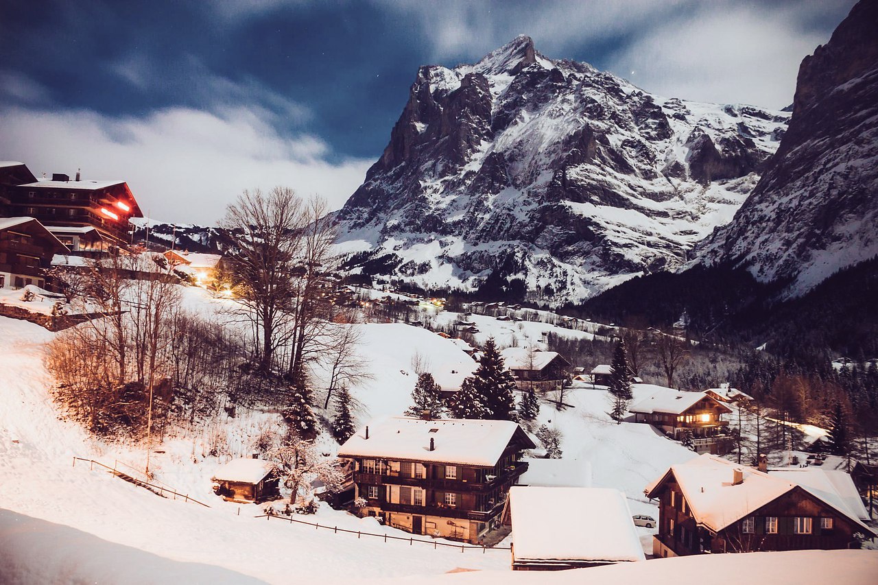 Гриндельвальд. Гриндевальд Швейцарии. Швейцария Гриндельвальд зима. Деревня Гриндельвальд Швейцария зимой. Гриндевальд Швейцарии зимой.