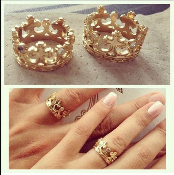 Как носить кольцо корону на пальце