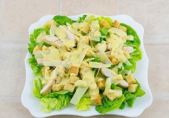 Салат «Цезарь» с курицей. Сытный, красивый и ... - Кулинарное искусство ...