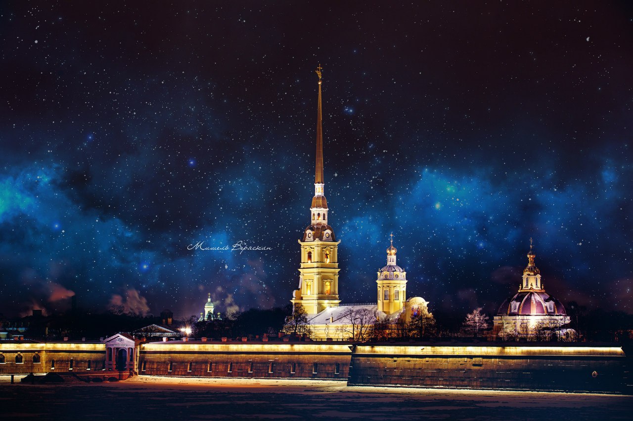 Петропавловская крепость в Санкт-Петербурге зима ночь