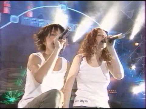 Песня нас не догонят. T.A.T.U. - нас не догонят «золотой граммофон 2001». T A T U нас не догонят 2001. Катина и Волкова нас не догонят. Нас не догонят золотой граммофон.