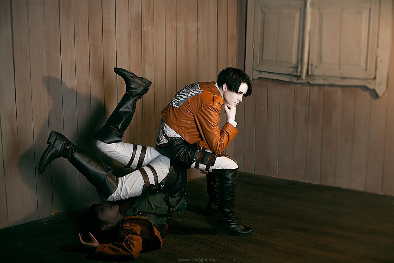 Attack on titan levi and eren cosplay