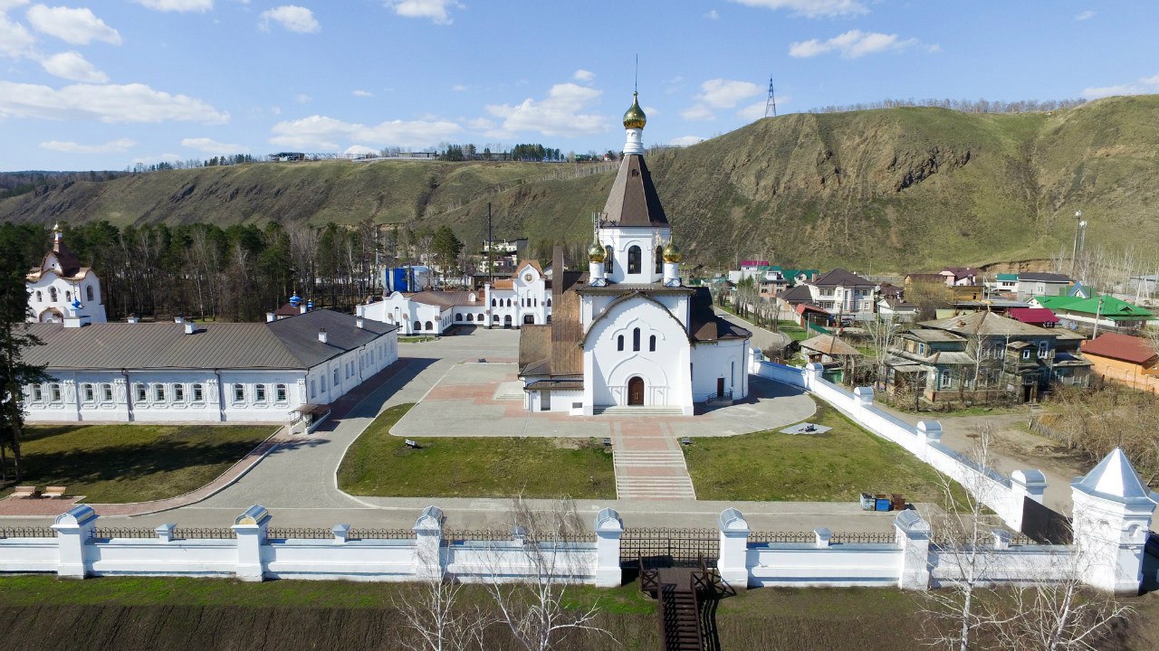 Мужской монастырь в красноярске на удачном фото