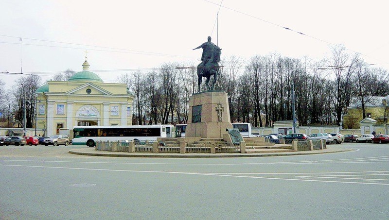 Александров площадь