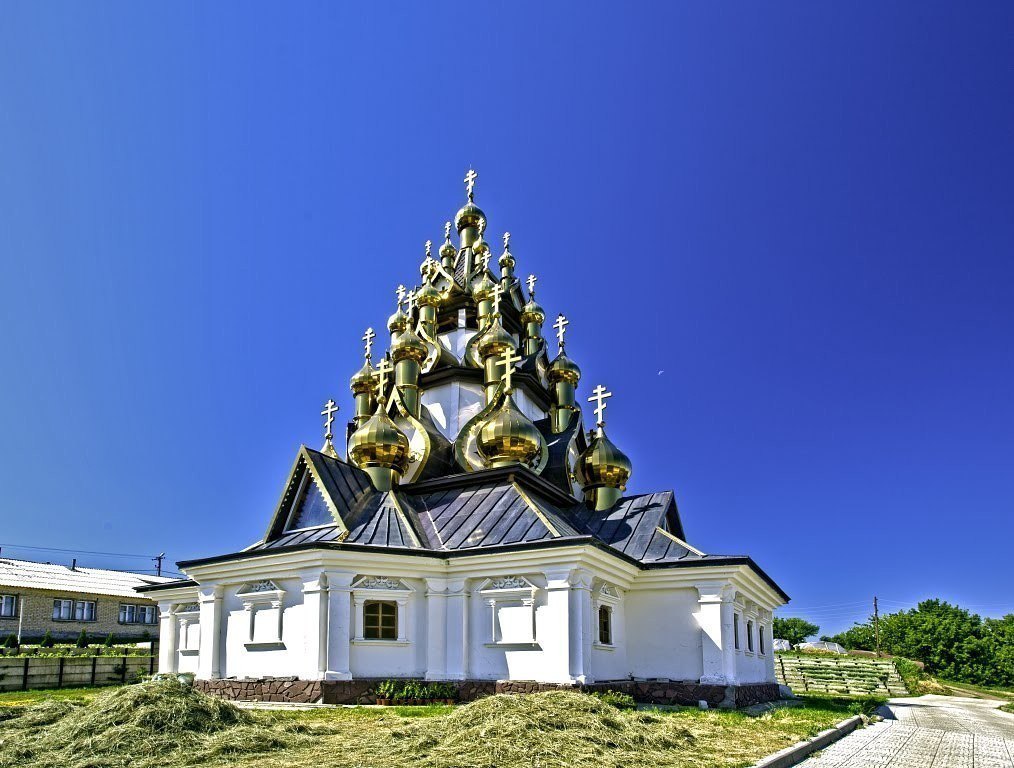 Серафимович монастырь. Храм 33 купола Волгоградская область Серафимович. Усть-Медведицкий Спасо-Преображенский монастырь. Спасо-Преображенский Усть-Медведицкий монастырь 33 купола. Серафимович Усть Медведицкий Спасо Преображенский монастырь.