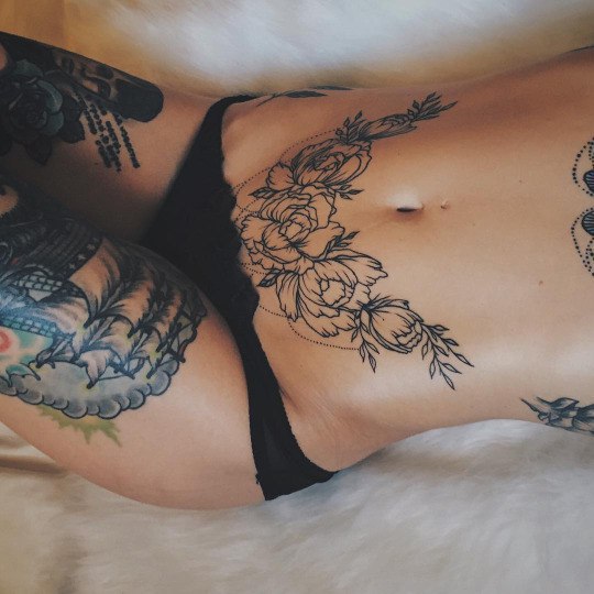 Frauen intim tattoo