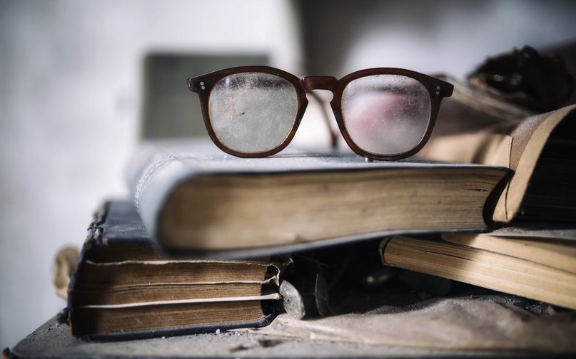 Glasses old solo innocent
