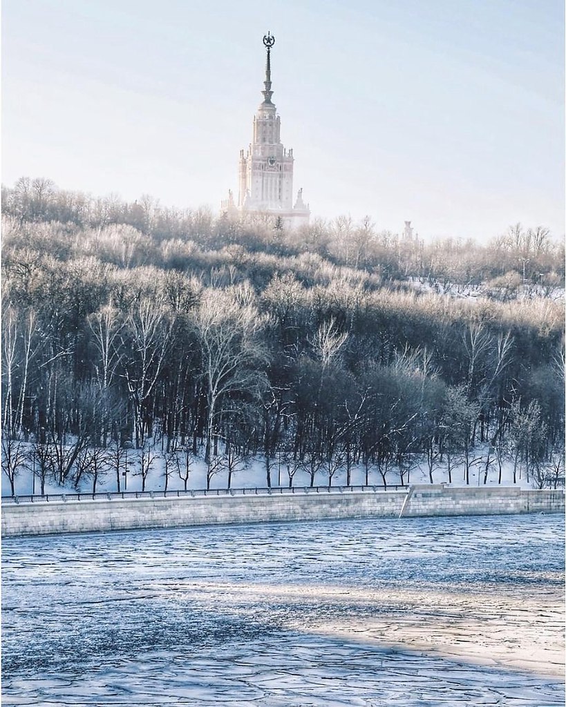 Воробьевы горы Москва зимой