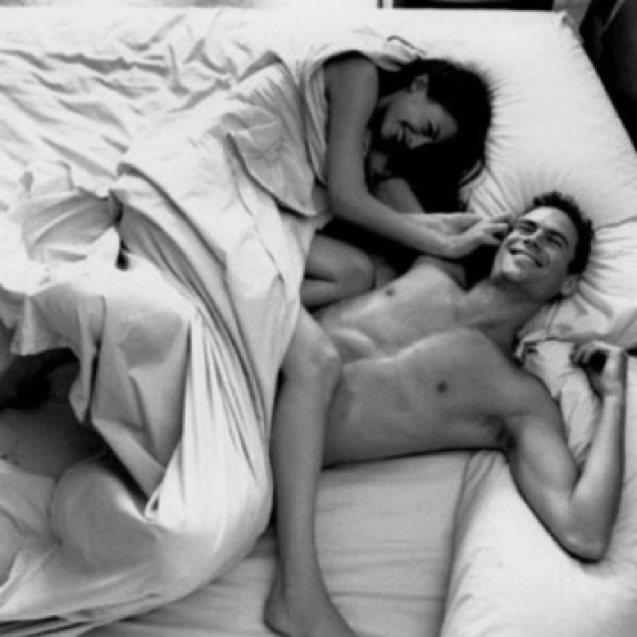 картинки двое влюбленных в кровати