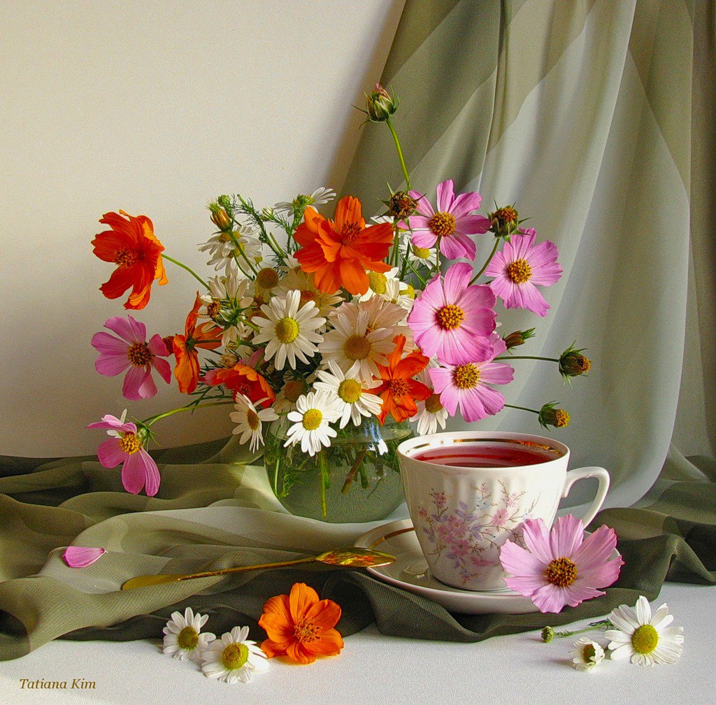 День начался с цветов. Утренние цветы. Утренний яркий букет. Цветочное настроение. Утренние цветы с пожеланиями.