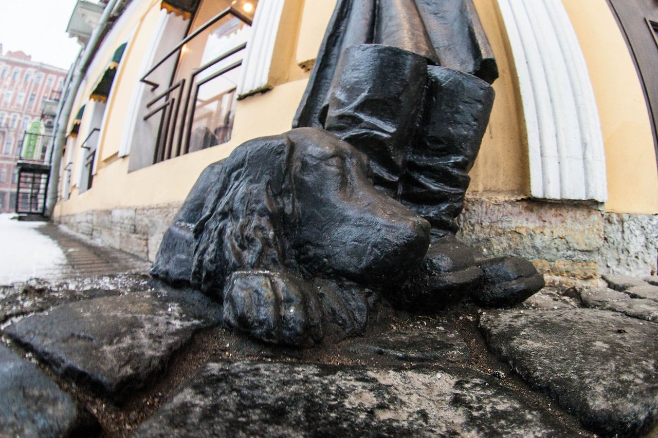 Памятник Муму в Санкт-Петербурге