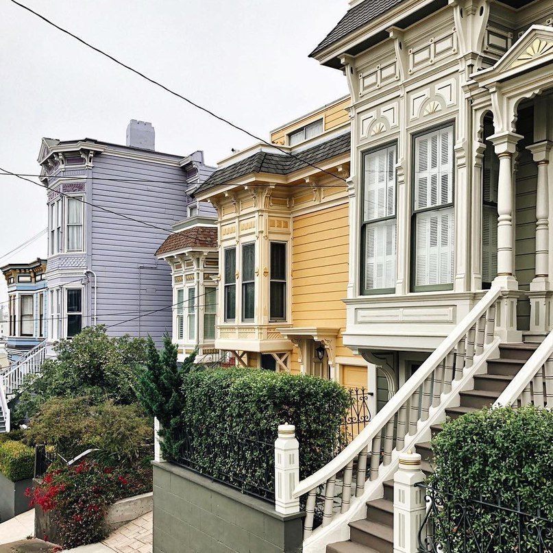 San francisco dom. Викторианские домики Сан Франциско. Дом в Сан Франциско. Особняк в Сан Франциско 1907. Сан Франциско сименаков дом.