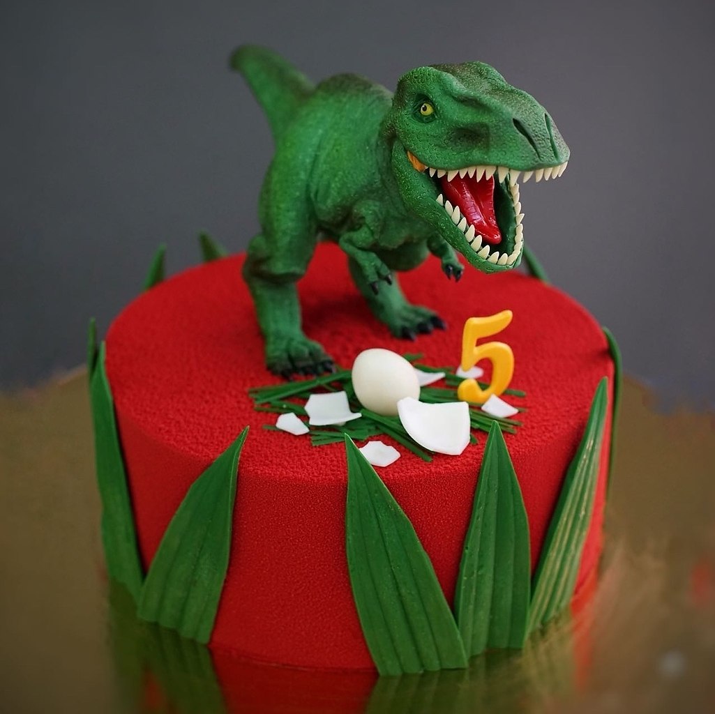 Торт с динозаврами для мальчика Рената Агзамова