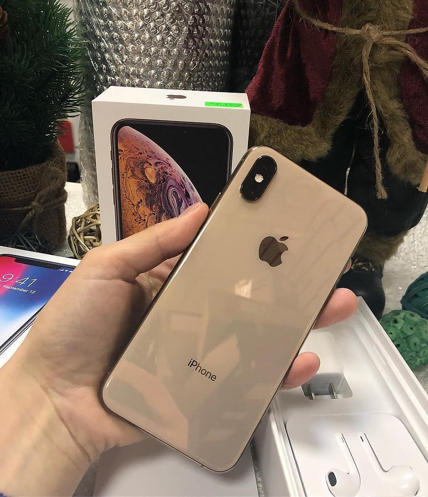 Iphone XS золотой 64 ГБ