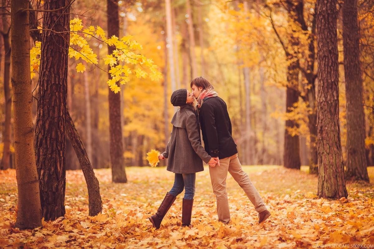 Понравилась осень. Пара в осеннем парке. Осень влюбленные. Осенняя фотосессия. Осенняя фотосессия пары.