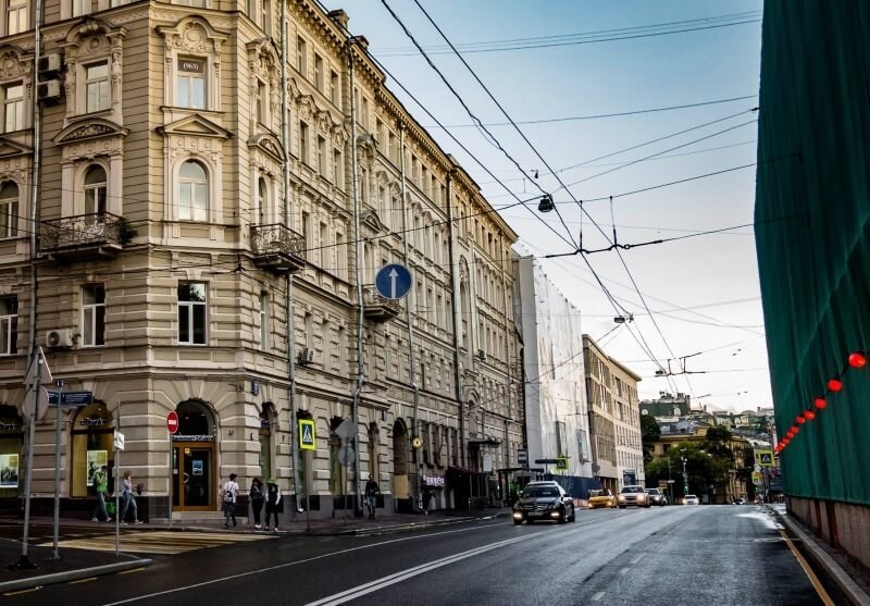 Остоженка. Улица Остоженка. Остоженка Москва. Метро Кропоткинская улица Остоженка. Остоженка дорогая улица.