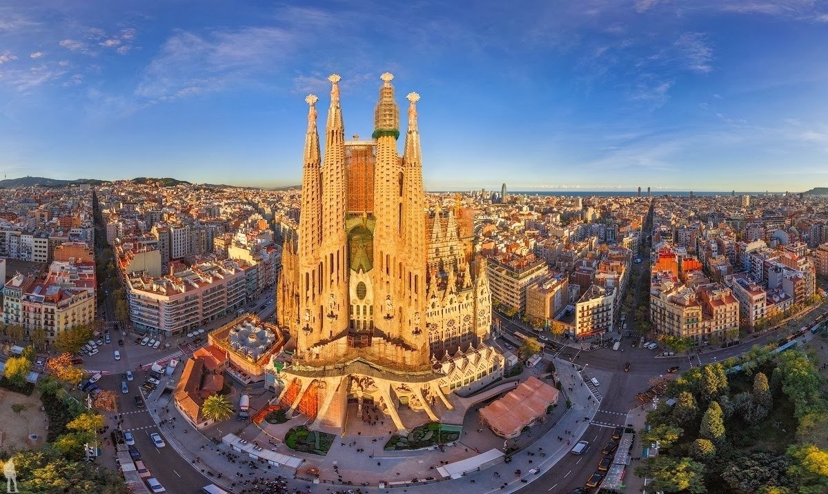 Храм Святого семейства Каталония