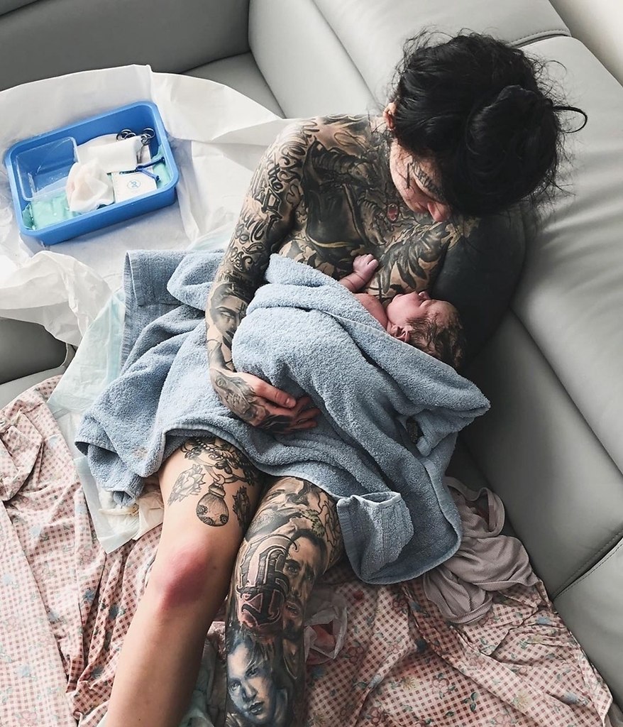 Самая татуированная мама в мире