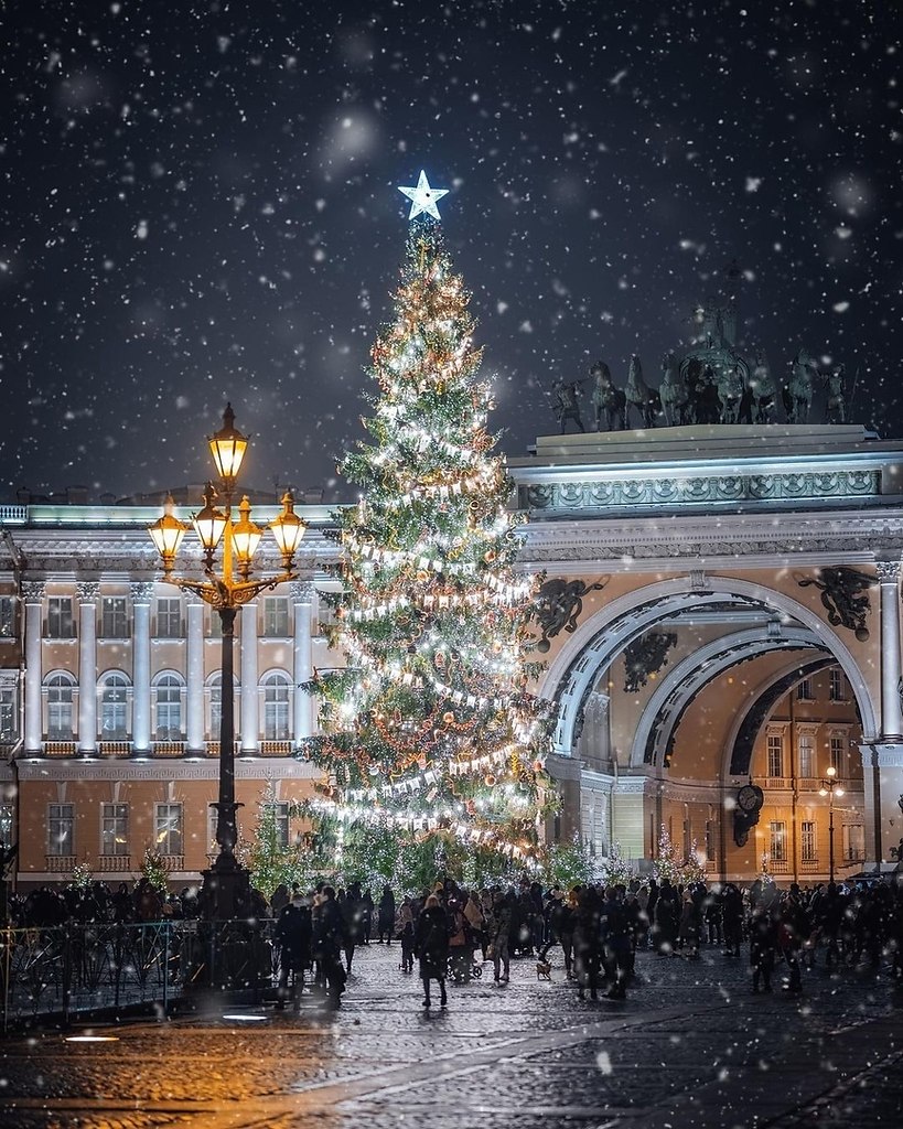 Во сколько Петербургу обойдется новогоднее настроение?