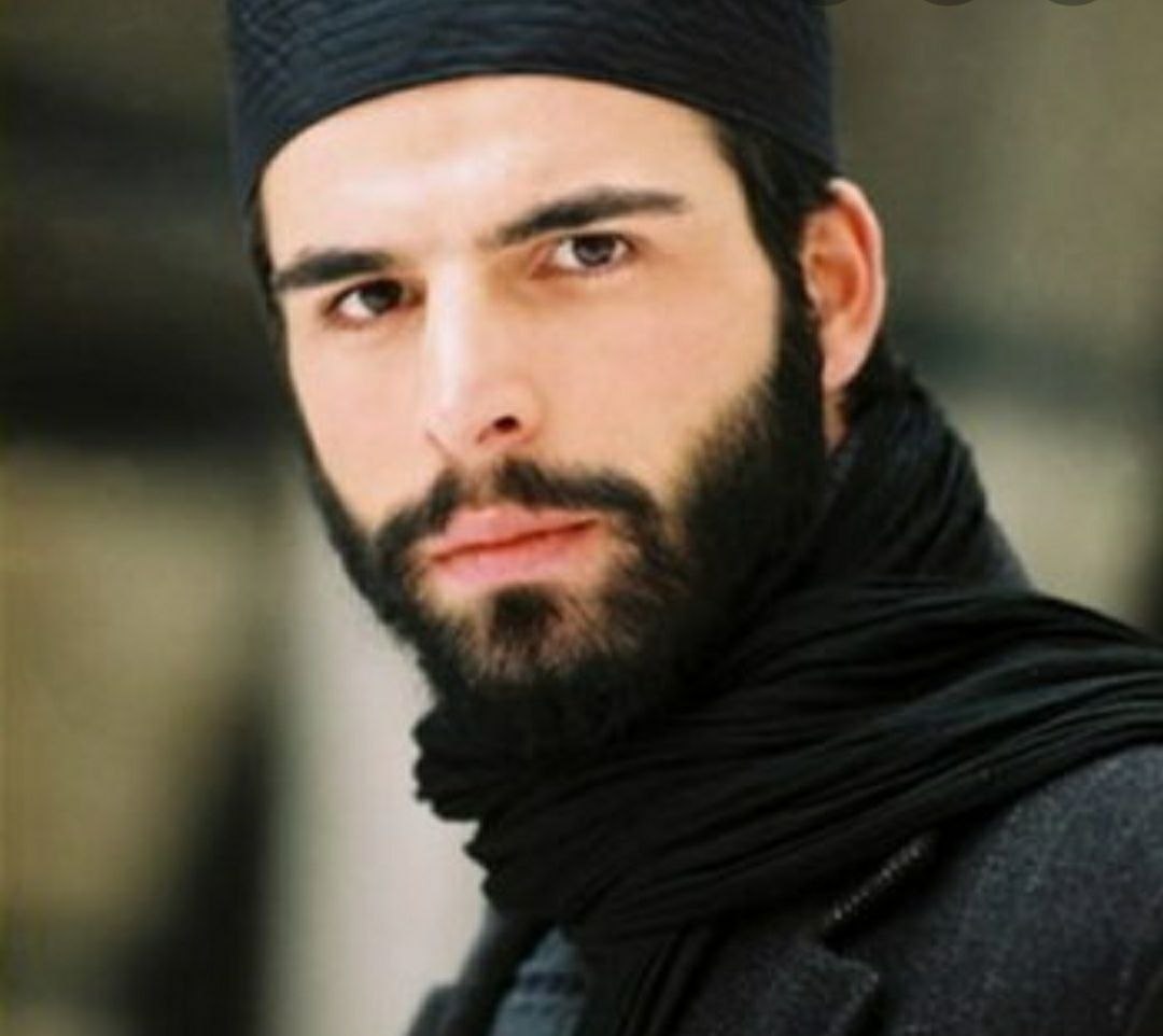 Мусульманский мужик. Мехмет Акиф Алакурт. Мехмет Акиф борода. Мехмет Акиф Алакурт фото. Красавчик таджик барада.