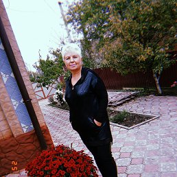Олександра, 60, Ровно