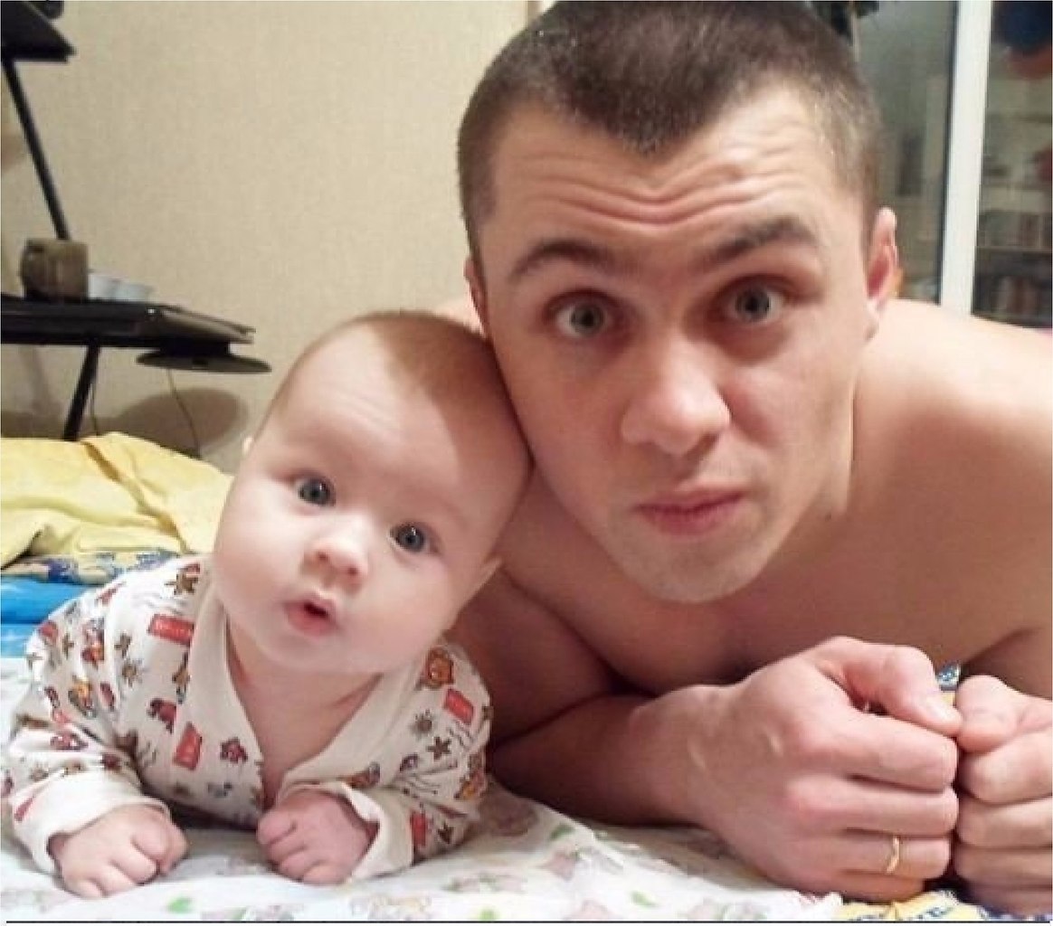 Батя твой сынок дота. Сын похож на отца. Сын похож на меня. Дети похожие на родителей фото. Сходство с родителями.