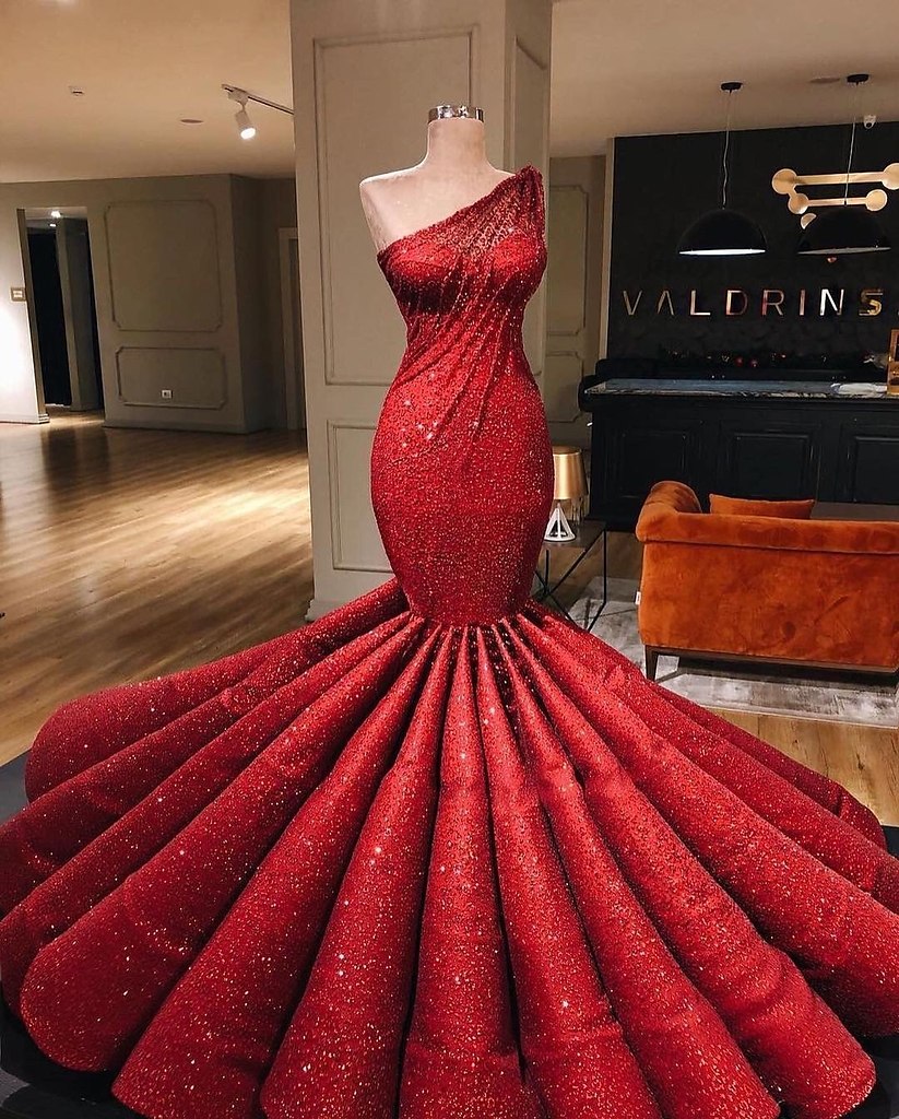 Самое красивое длинное платье в мире