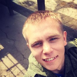 Александр, 23, Кировград