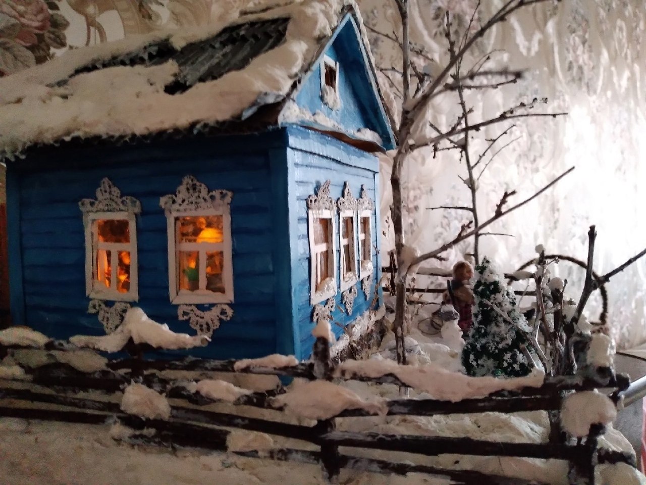 Дом родительский по окна в снегу растеряев