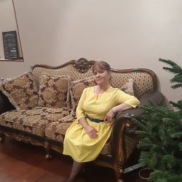 Ирина, 59 лет, Луга