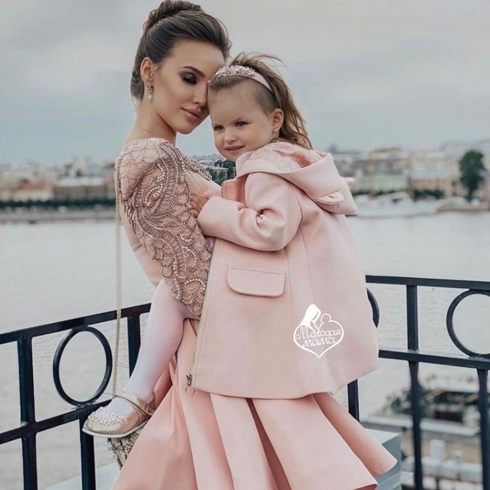 Анастасия Костенко с дочкой