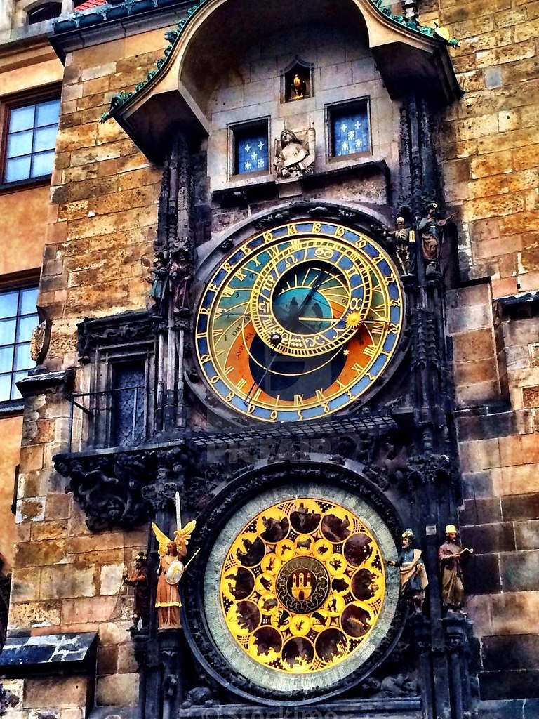 Часы в праге на староместской площади