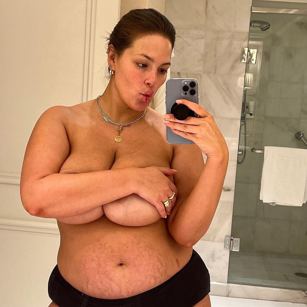 Ashley Graham Shares Nude Selfie With Body-positive