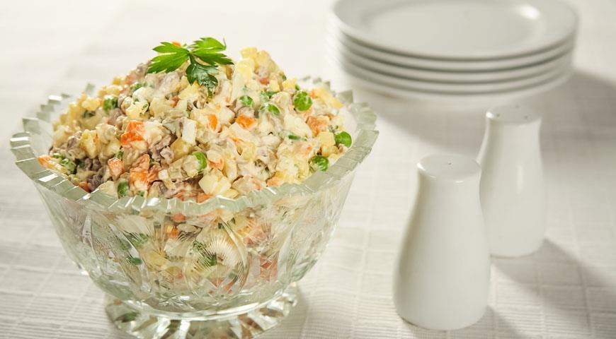 Салат столичный с курицей советский