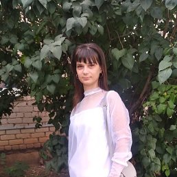 Юлия, 26, Жирновск