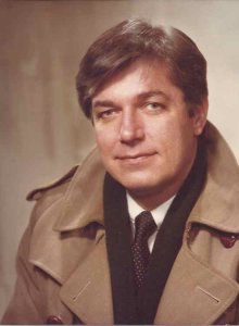 Eugene J. Laka, �������, 83 ����