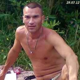 Alex, 42, 
