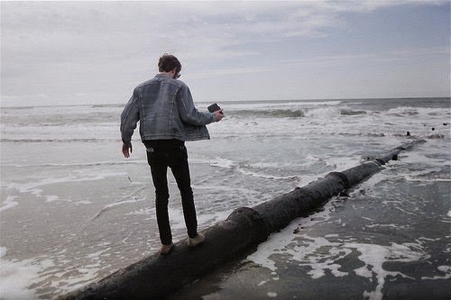 Будущее — это не то, куда мы идем, а то, что мы создаем. Дороги следует не искать, а строить. Сам ...