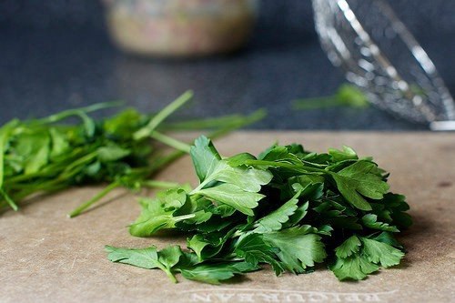 Теплый картофельный салат с чечевицей. Ингредиенты: дижонская горчица 1 ст. л. зеленый лук 2 шт. ... - 9