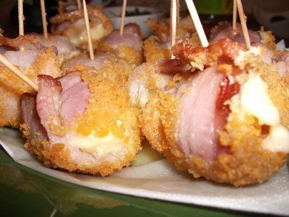 Сырные кубики в панировке - лучшая закуска к пиву! Ингредиенты: сыр, я взяла обычную гауду, грамм ...