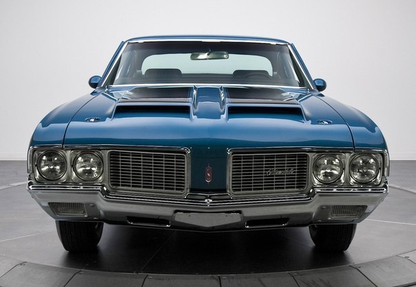 1970 Oldsmobile Cutlass Supreme W-31 Coupe - 4