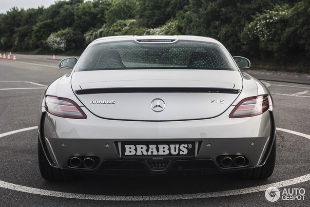 Brabus 700 Biturbo - 7