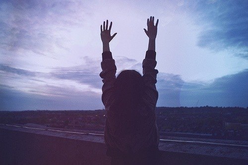 Воспоминания, к счастью или сожалению, это не сухие осенние листья, которые будут сожжены рано или ...