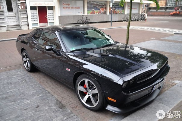 Dodge Challenger SRT-8 392