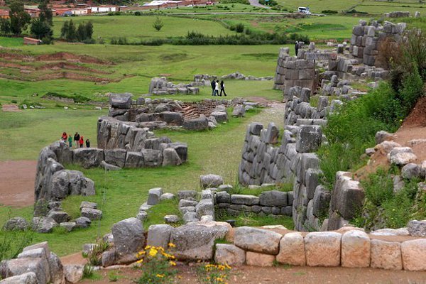 Саксайуаман (Sacsayhuaman), Перу. Саксайуаман представляет собой церемониальный комплекс, ... - 3