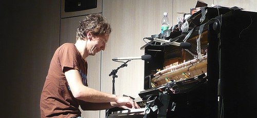 Концерт Hauschka.12 июля, 15:00 Hauschka немецкий музыкант, пианист экспериментатор. Концерт пройдет ...