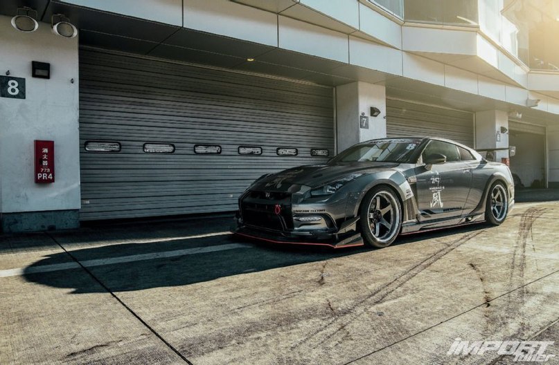 Nissan GT-R