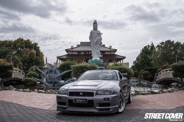 Nissan Skyline GT-R R34 - 2