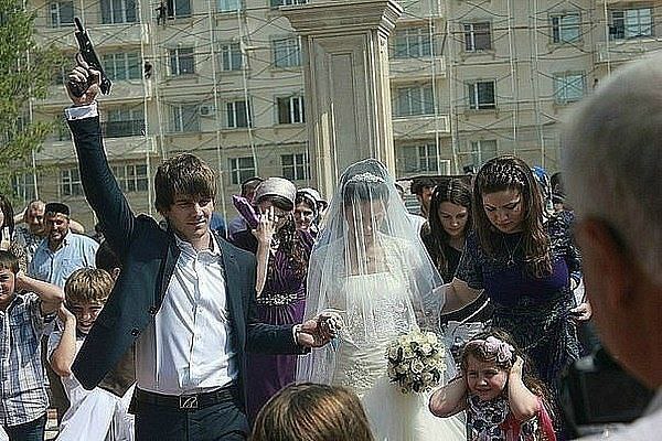 Дружили два друга один богатый , другой бедный .Они были лучшими друзьями . Однажды богатый друг ...
